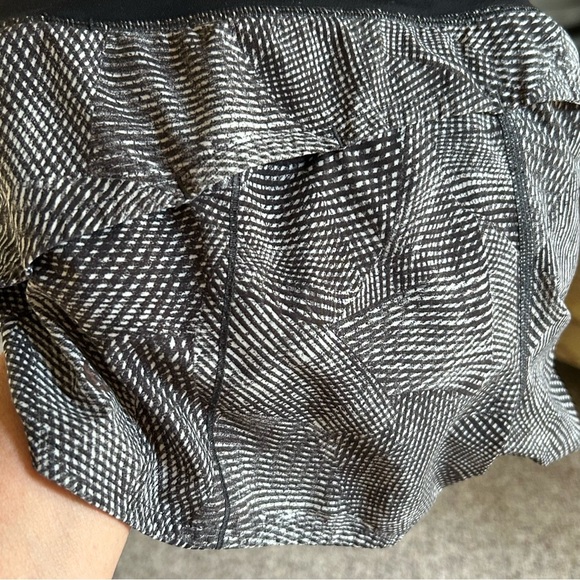 Lululemon Speed Up Short Velocity Mesh Island Mist Black Size 4 - Picture 8 of 8